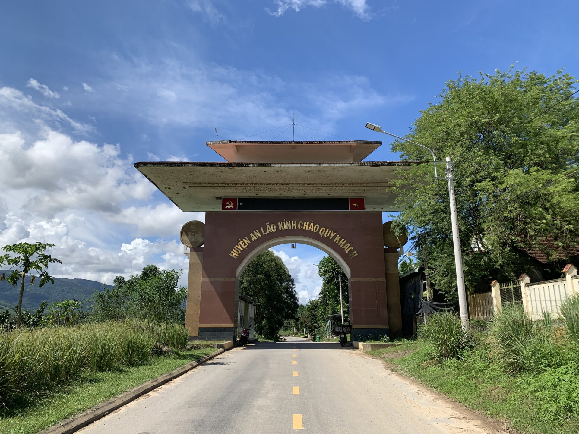 Cổng chào huyện An Lão Bình Định
