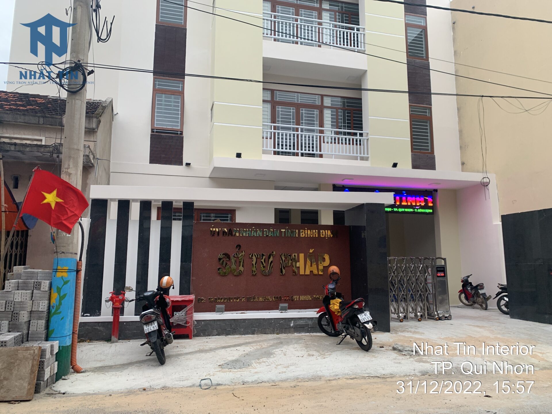 Nhất Tín lắp đặt sàn nhựa sân khấu Sở Tư Pháp tỉnh Bình Định