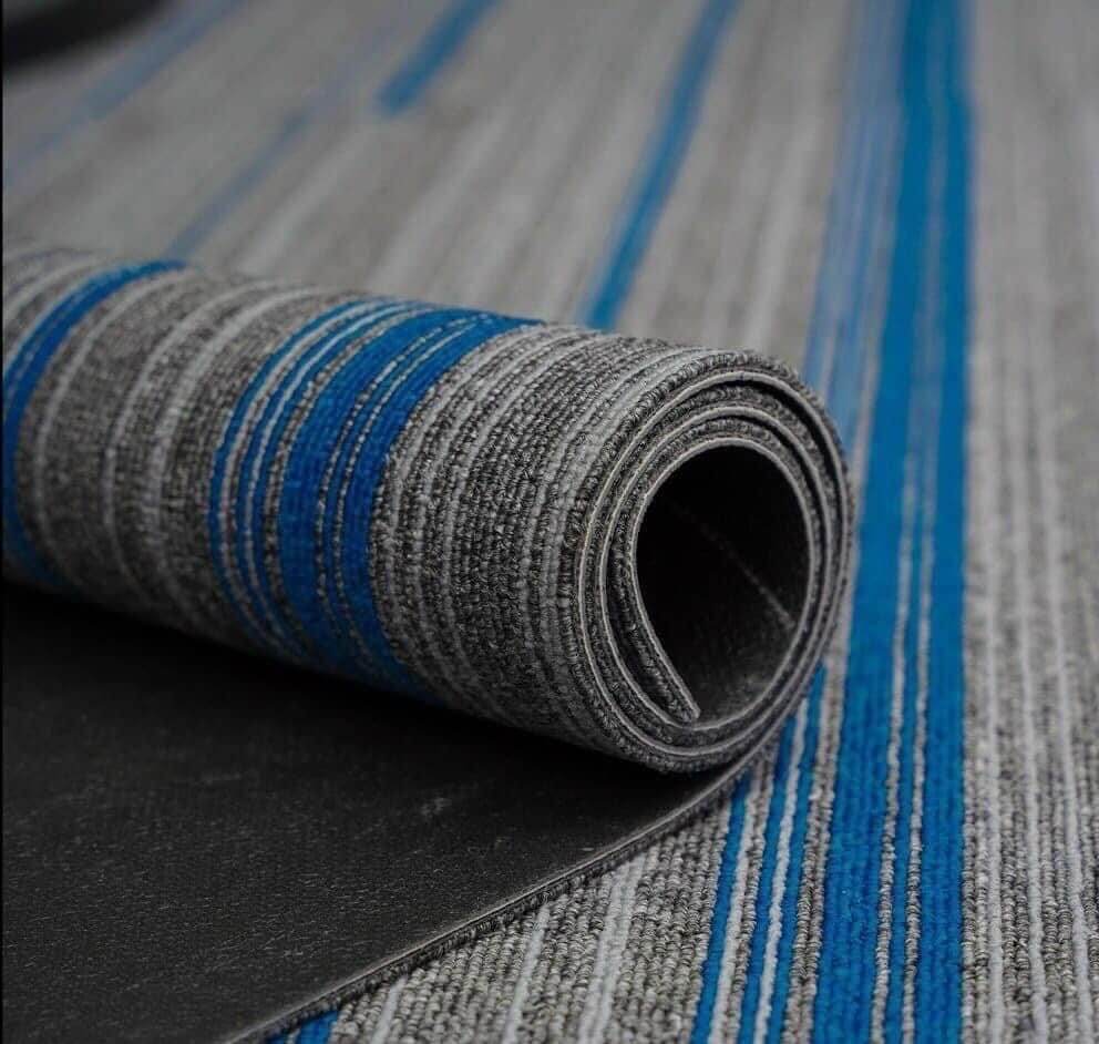 Thảm trải sàn được thiết kế theo dạng cuộn